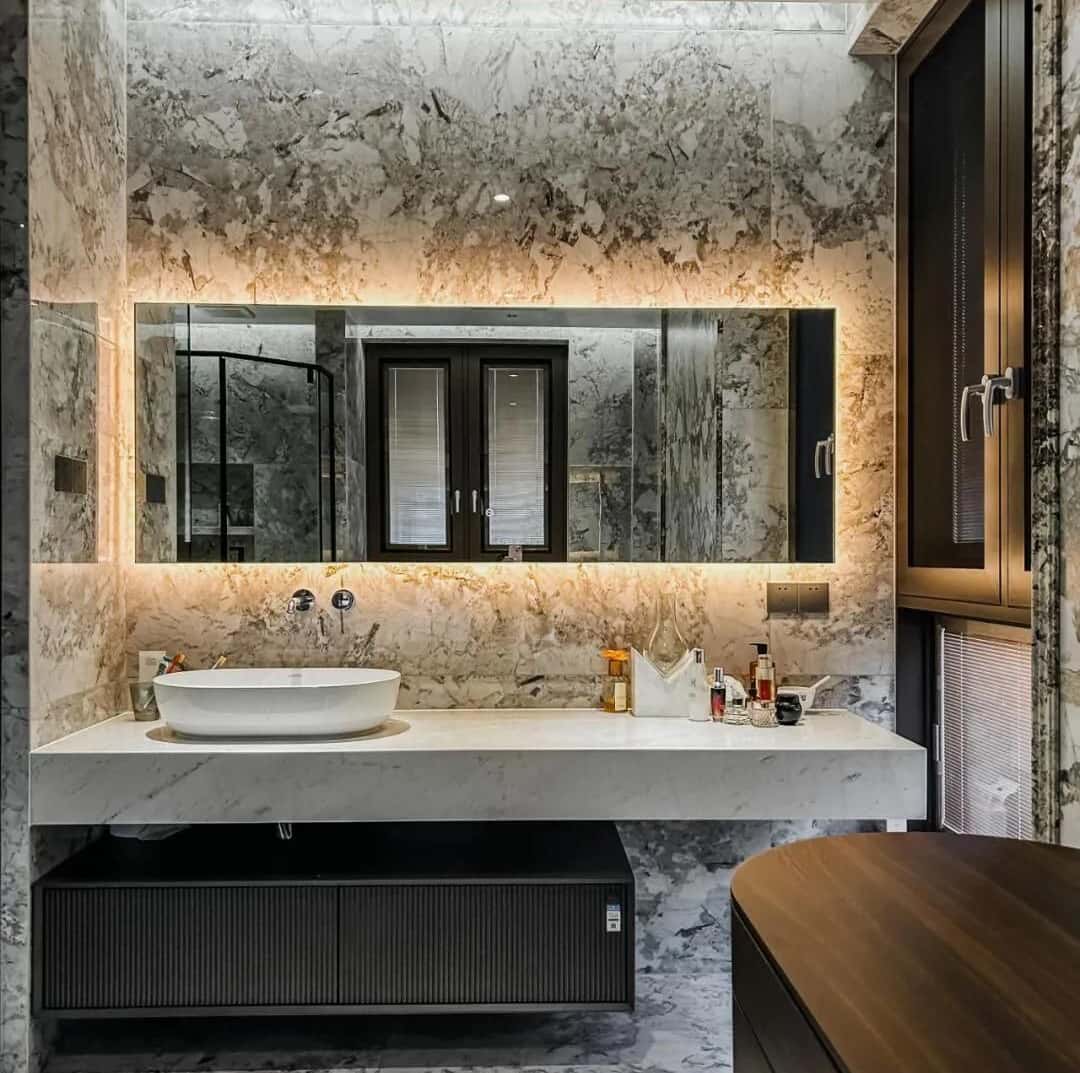 How to Choose the Best LED Bathroom Mirror for Small Spaces